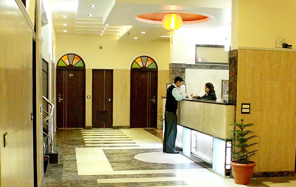 Hotel Wall City Нью-Дели Экстерьер фото
