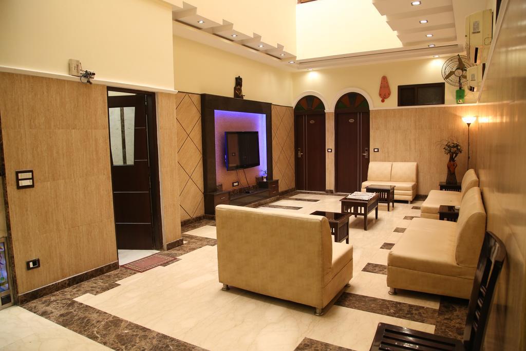 Hotel Wall City Нью-Дели Экстерьер фото